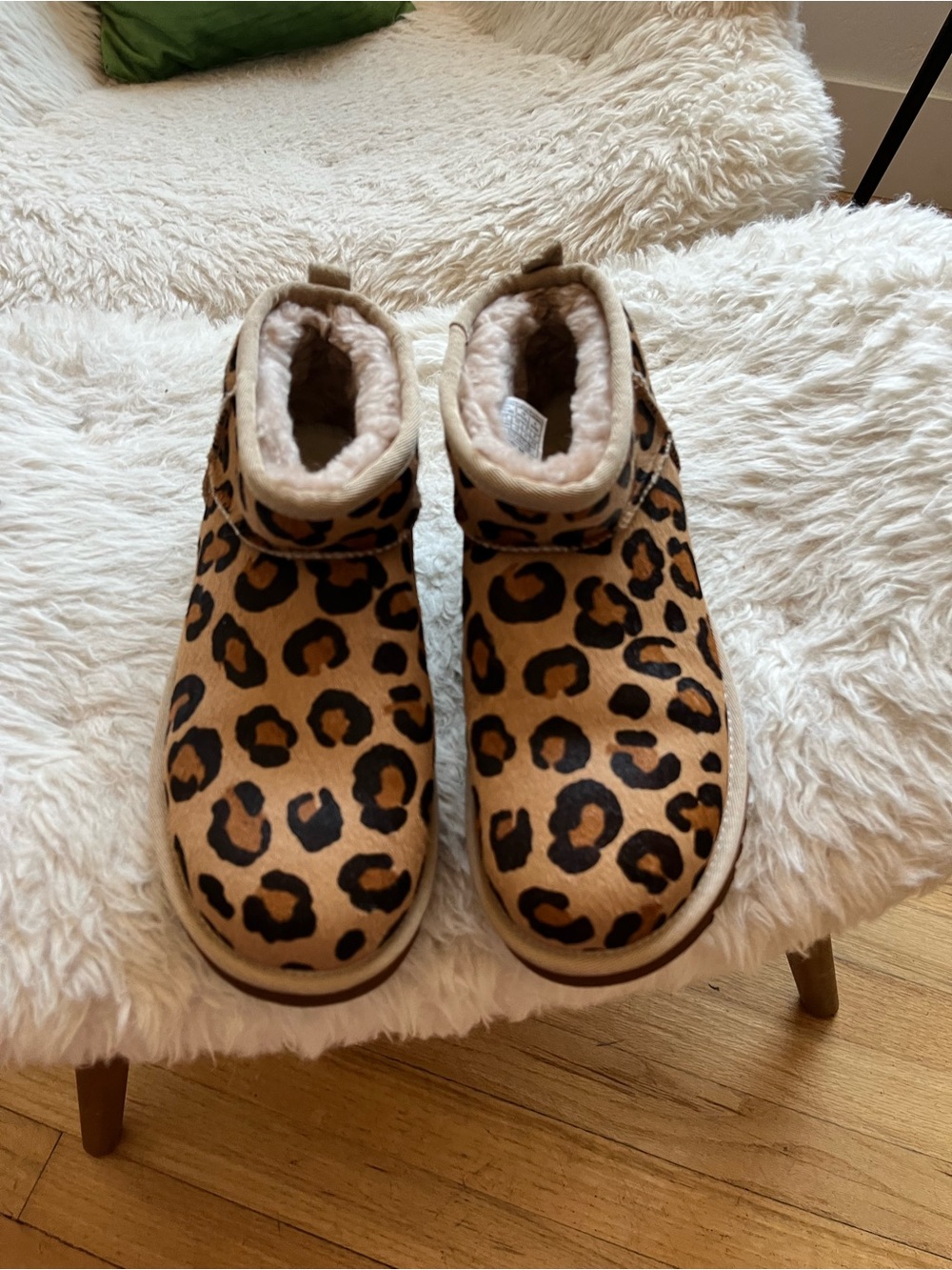 UGG Women’s Classic Ultra Mini Spotty Cheetah Print Pull on Boots Sz8